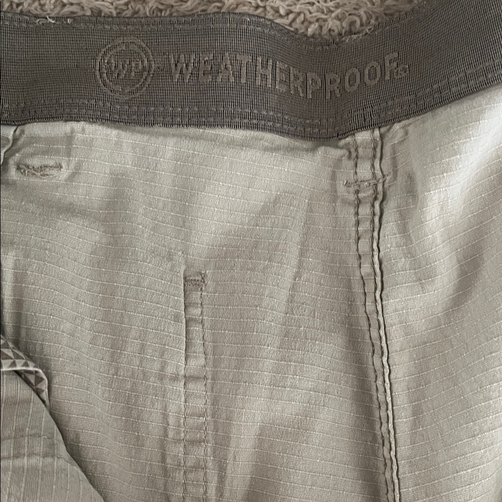 Weatherproof beige men’s shorts